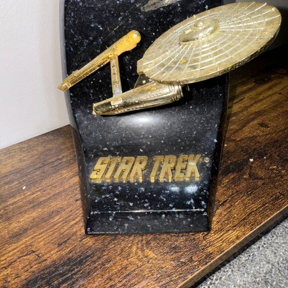 1993 - Paramount Pictures - Star Trek - U.S.S. Enterprise NCC-1701 3D Sculpture - Picture 4 of 5